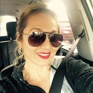 Meet your Posher, Lizet